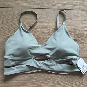 NWT lululemon v-neck crossover underband bra